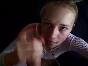 Daisy sul letto porn ...
