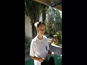 Bella Teen masturbaz ...